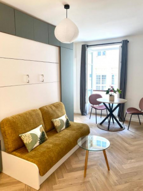 Brand New Apartment - Rue Cler Paris